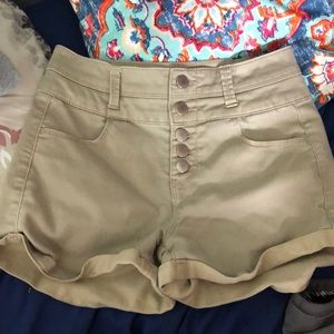 khaki shorts high wasted barley worn